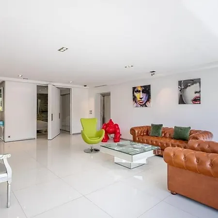 Campestra Street Villa! *