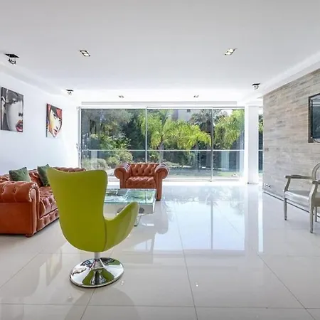 Campestra Street Villa! Villa *